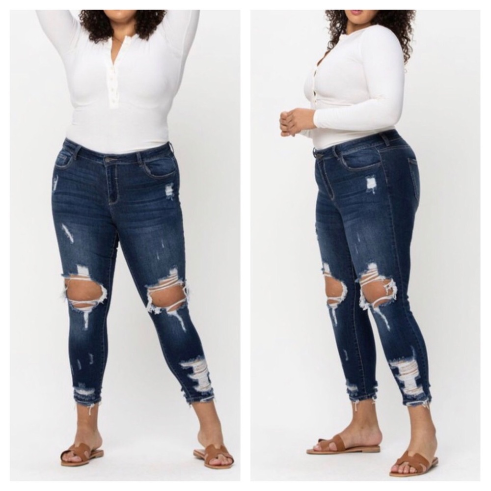 Plus Size Distressed Skinny Jeans